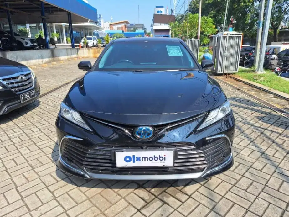 TDP 19JT, Toyota Camry 2.5 Hybrid-AT Hitam 2021