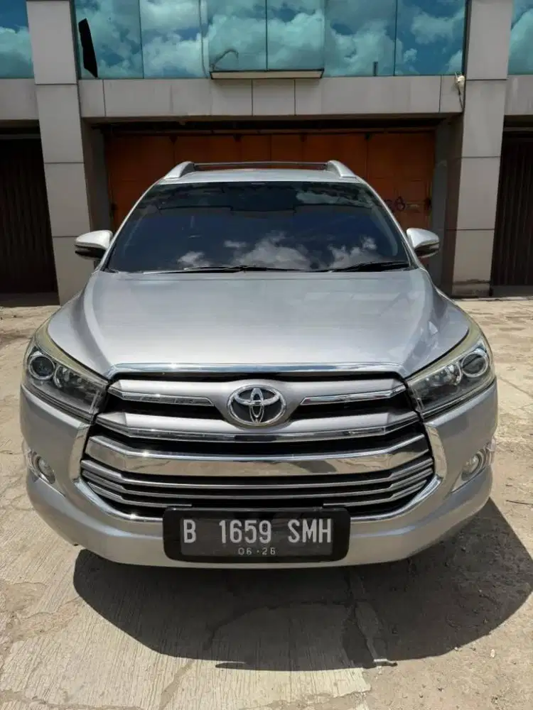 innova riborn V at matic 2018 km low 2.0 cc