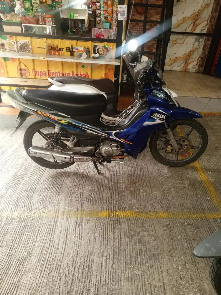 JUPITER Z 2003. MESIN BODY KAKI2 AMAN.PAJAK MEPET. SS LENGKAP