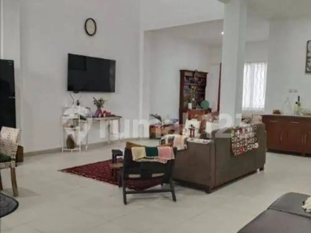 Rumah minimalis modern cluster batununggal ada taman depan & Belakang