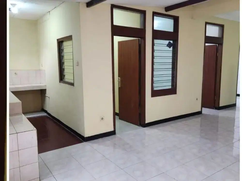 DISEWAKAN RUMAH SURYALAYA BANDUNG HUNIAN NYAMAN DAN TERAWAT