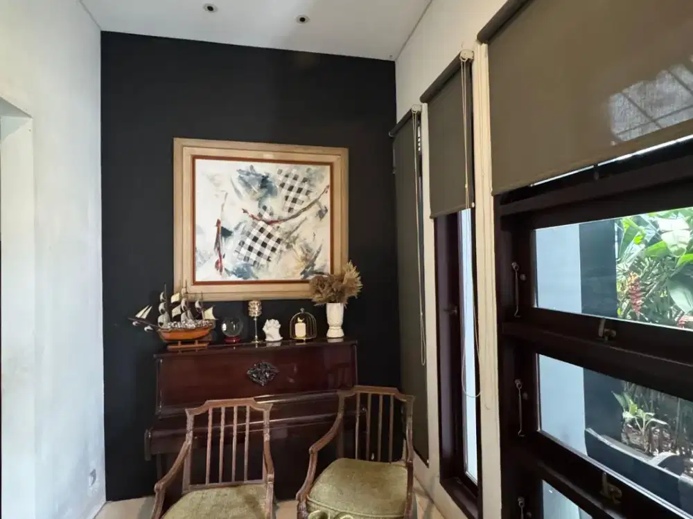 Rumah Cantik SHM 2 Lantai Semi Furnished 5 Unit AC di Bintaro Sektor 9