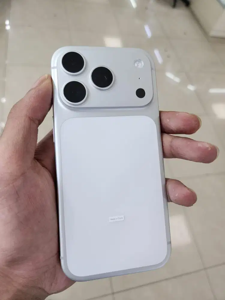 iPhone 17 Pro 256GB Silver Resmi iBox (Barang New Open Box)