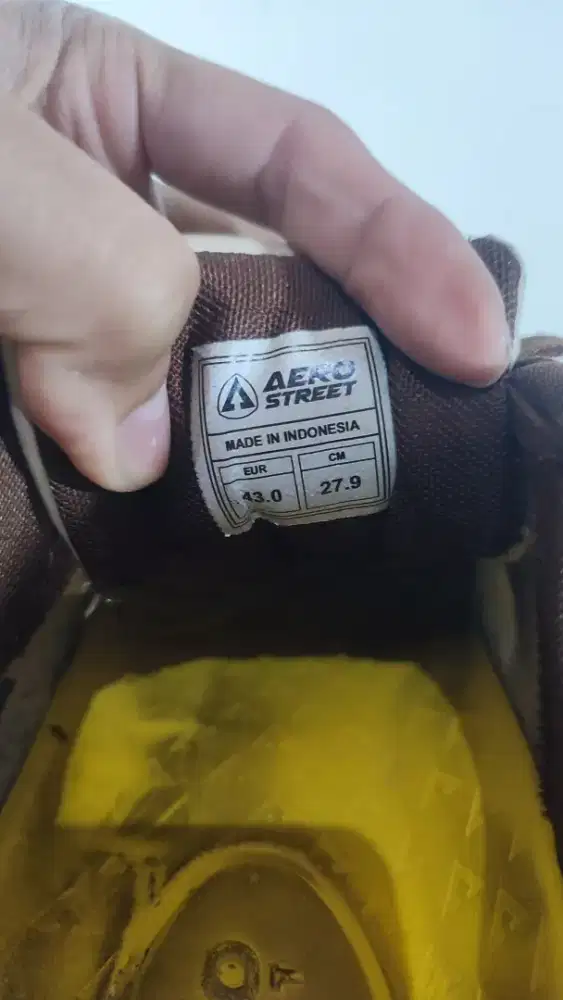 Sepatu aerostreet putoh coklat
