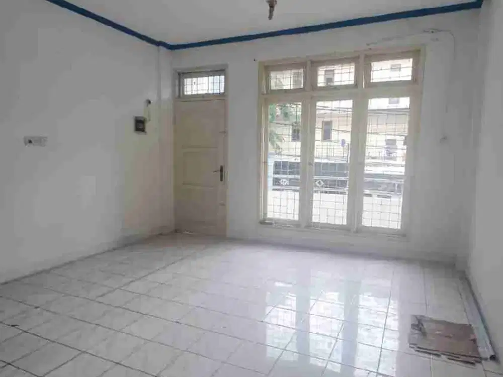 Disewakan Ruko 2,5 lantai di Sunter Hijau, Jakarta Utara.