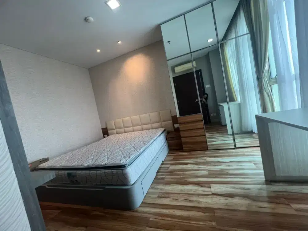 Tinggal Nyaman di Apartemen dengan Akses Mudah ke Mana Saja, Disewakan Apartemen 1BR Di Central Park Residence hanya beberapa langkah menuju mall CP