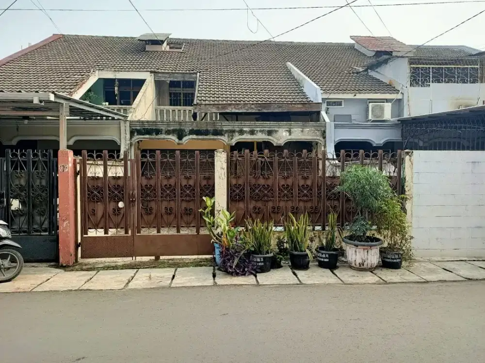 Dijual rumah tua 2 lantai pinggir jalan di Jalan Mantri Raya Jakarta Pusat