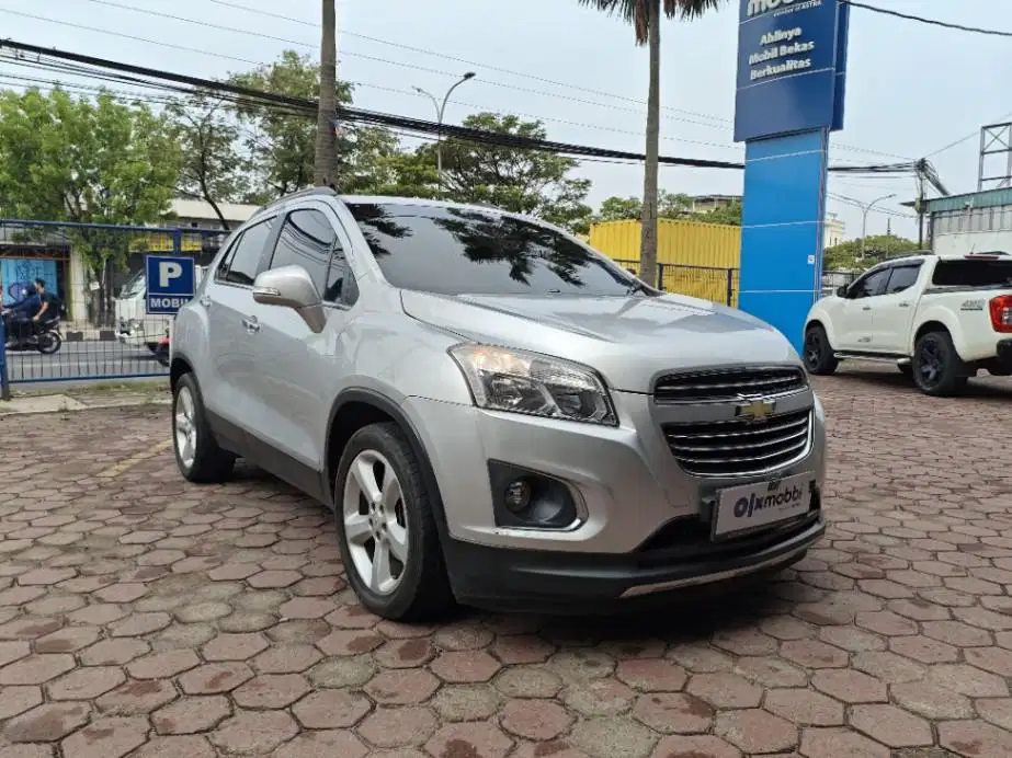 DP MURAH Chevrolet Trax 1.4 Turbo LTZ Bensin-AT 2016 Abu-Abu CFBAF