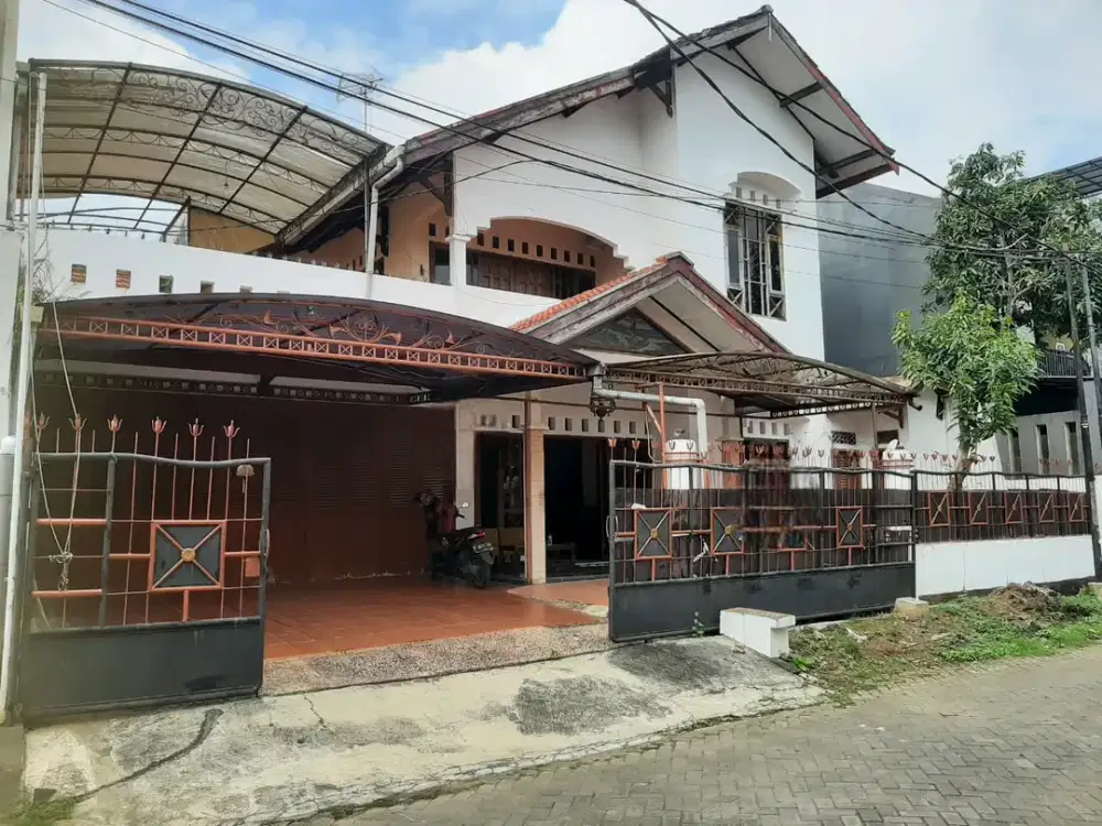 Rumah mewah tembalang dekat sekali dengan  UNDIP