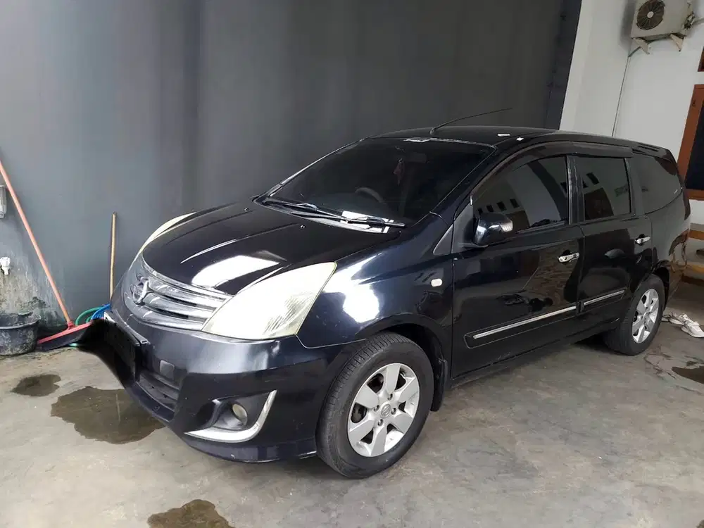 Nissan Grand livina 2010 Bensin
