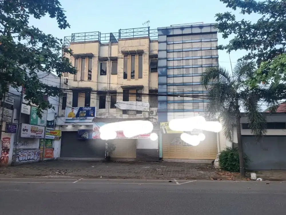 Disewakan Ruko 4 Lantai Kebon Jati – Strategis untuk Usaha, 160 Jt/Tahun