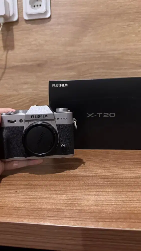 Jual kamera fujifilm XT20 body only kondisi mulus pemakaian pribadi
