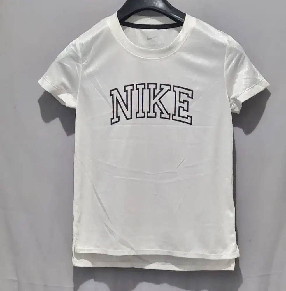 Baju olahraga wanita import