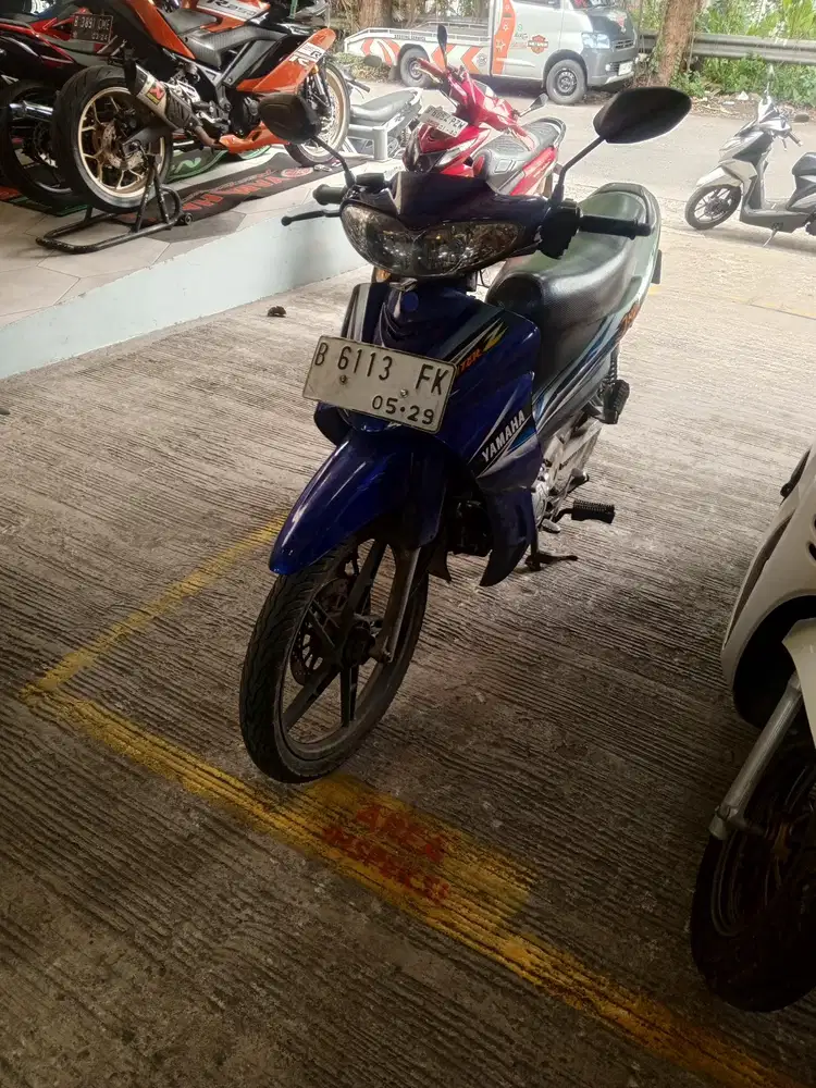 JUPITER Z 2003.MESIN BODY KAKI2 AMAN.PAJAK ON.SS LENGKAP.BISA COD.