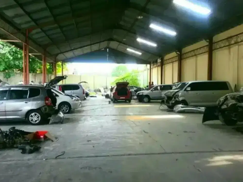 Dijual Bangunan dan tanah (Bekas bengkel mobil)