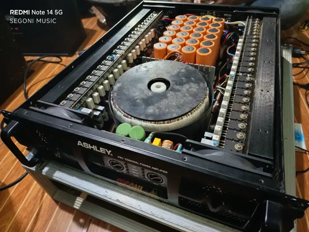 Power Ashley MA-12000. + hardcase