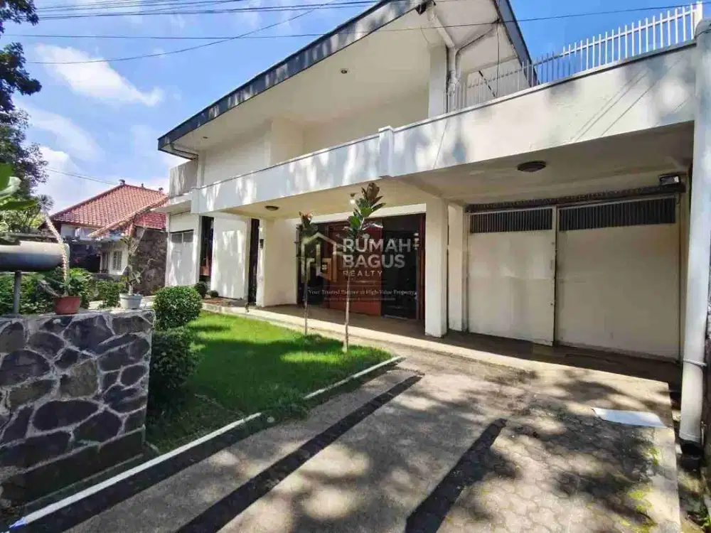 rumah classic 2lantai dekat bengawan cihapit anggrek riau bandung