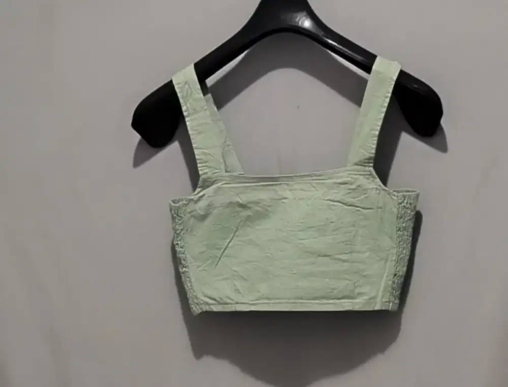 Tank top crop wanita