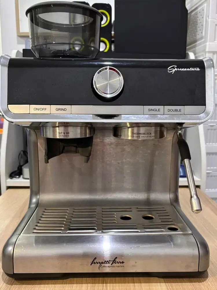 Mesin Pembuat Kopi Ferrati Ferro FCM-5020