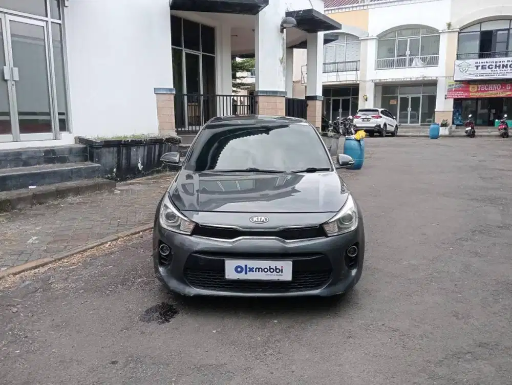 DP Rendah - KIA Rio 1.4 Sunroof Bensin - AT 2017