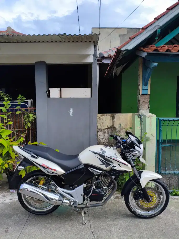 Honda Tiger Revo 2012 asli putih