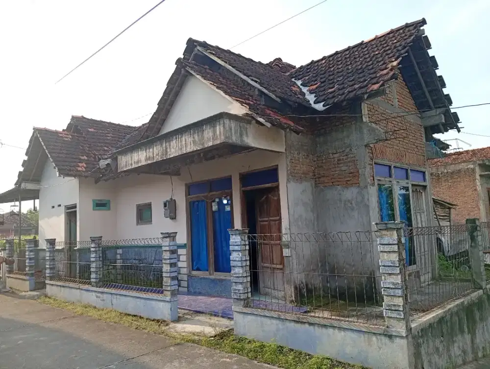 Rumah dekat jalan Karanganyar
