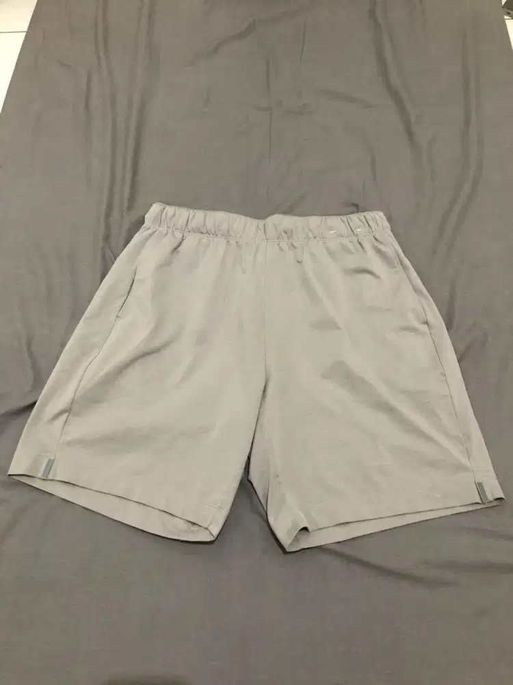 Celana Uniqlo Size L