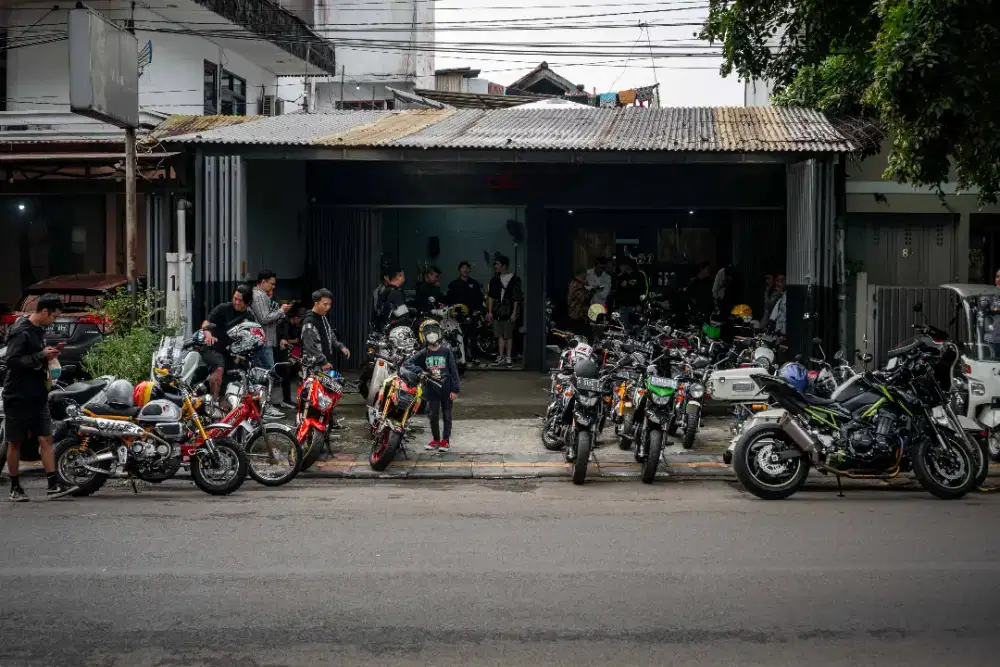 mekanik motor berpengalaman
