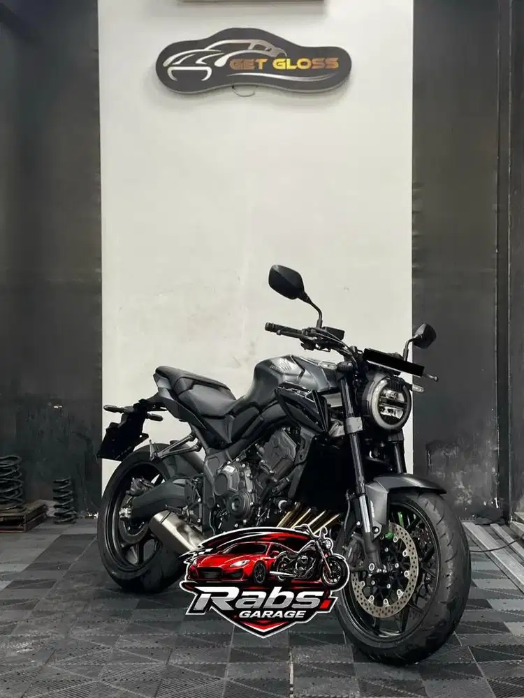 Honda CB650R Black Edition