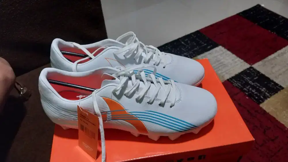 Sepatu Sepak Bola