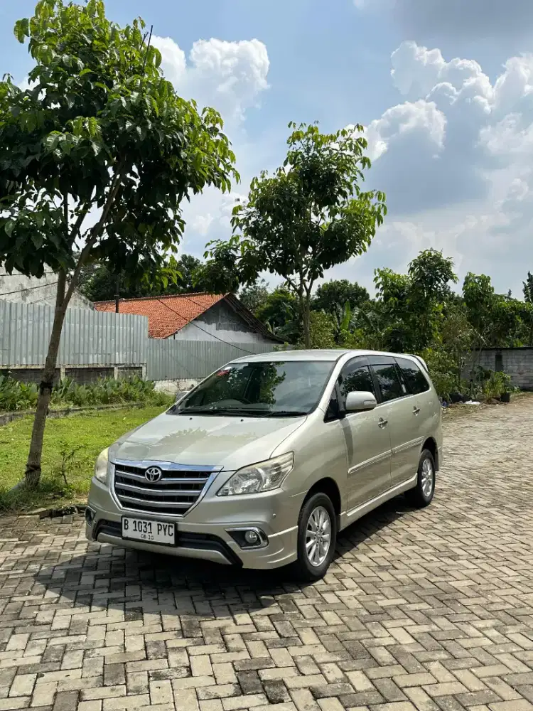 Kijang innova 2.0 V luxury mt 2014