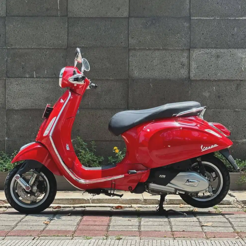 ual cepat Piaggio Vespa Primavera IGET 150 TAHUN 2016 warna Merah VERY
