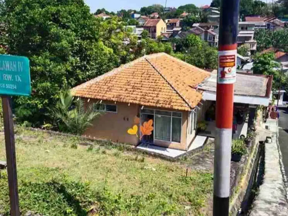 DIJUAL RUMAH JANGLI, JATINGALEH, SEMARANG. TANAH LUAS SEKALI