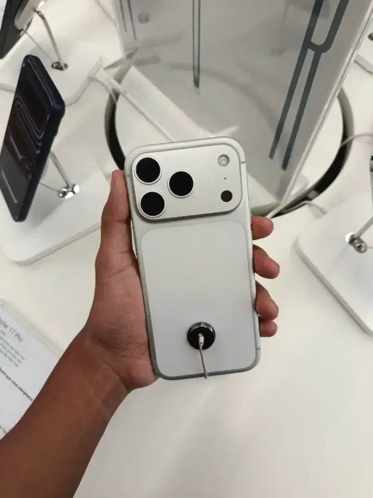 IPHONE 17 PRO SERIES