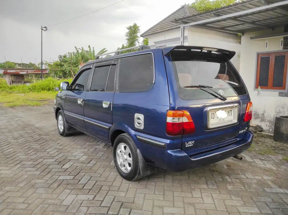 Toyota Kijang 2004 Bensin