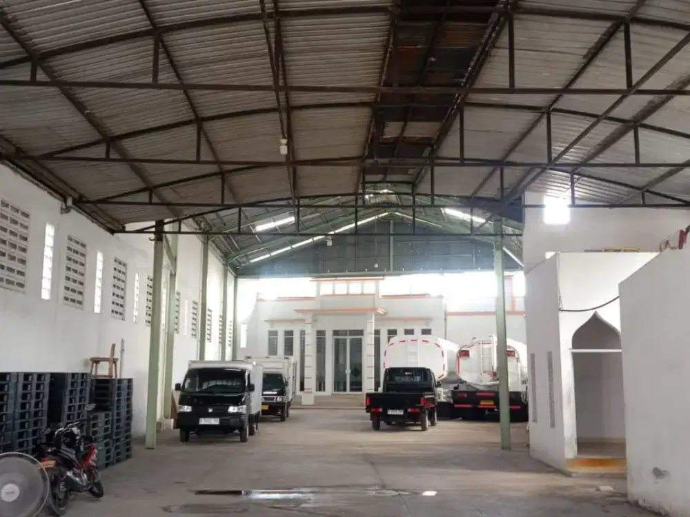 TURUN HARGA!!!! Kantor + Gudang Lokasi Strategis Siap Pakai SHM, Cakung, Jakarta Timur, 013