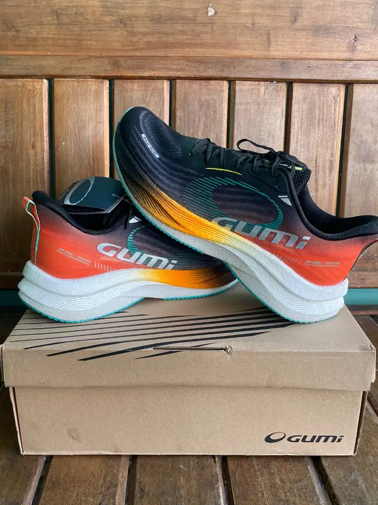 sepatu running gumi sky run