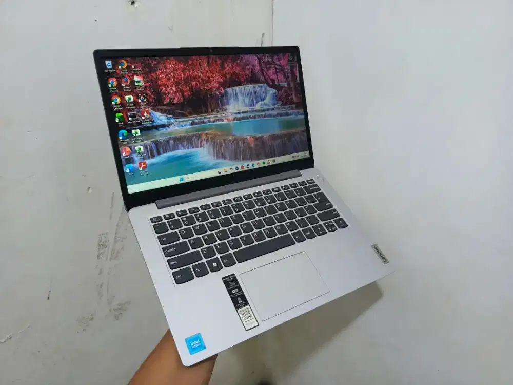 Laptop Slim Tahun Muda 2024 Lenovo ideapad slim 1 Ram 8 Gb Ssd 256 Gb