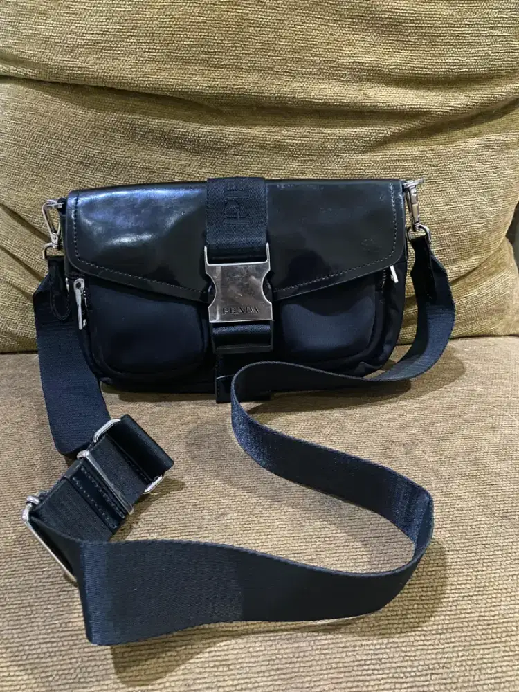 Tas prada mini pocket slingbag uni w/o pocket original termurah net pr