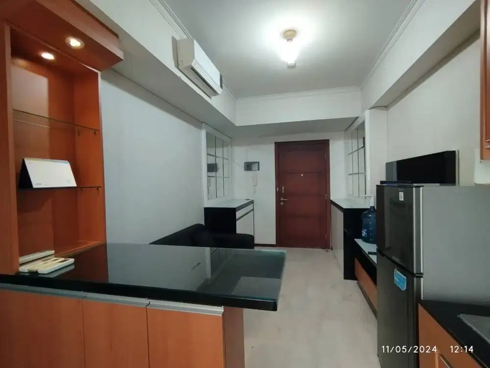 Disewakan apartemen royal furnished type 2 bed room middle floor