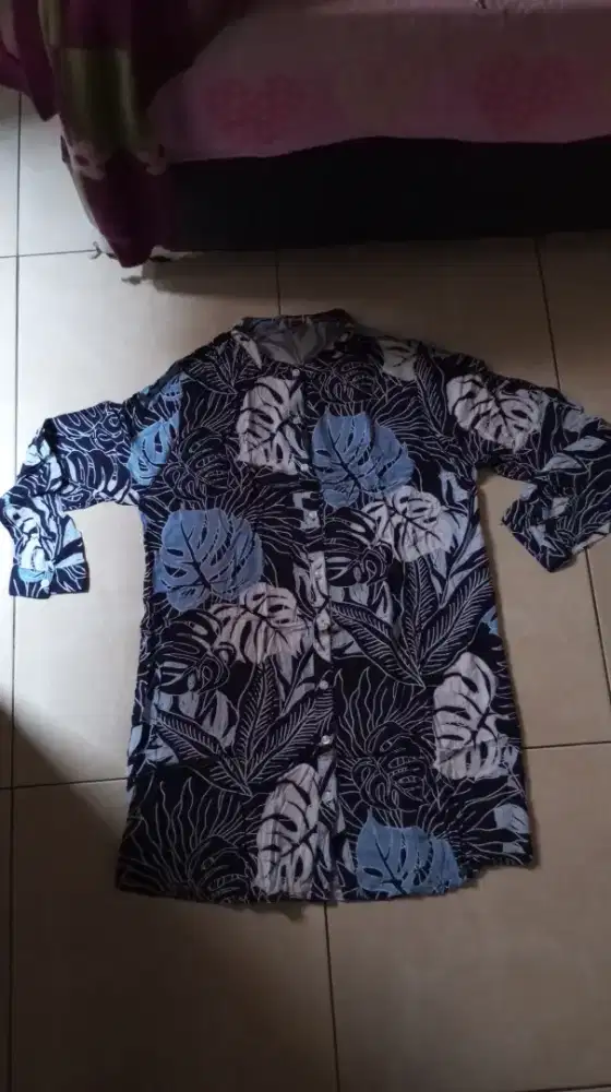 Tunik bunga warna biru