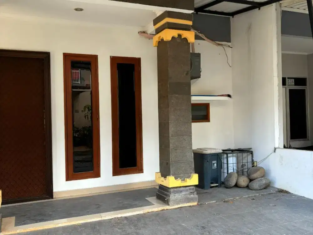 disewakan rumah 3 lantai semi furnished di PD Pucung Tangerang Selatan Pd aren