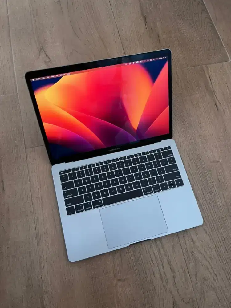 Macbook Pro i7 2017 13 inch