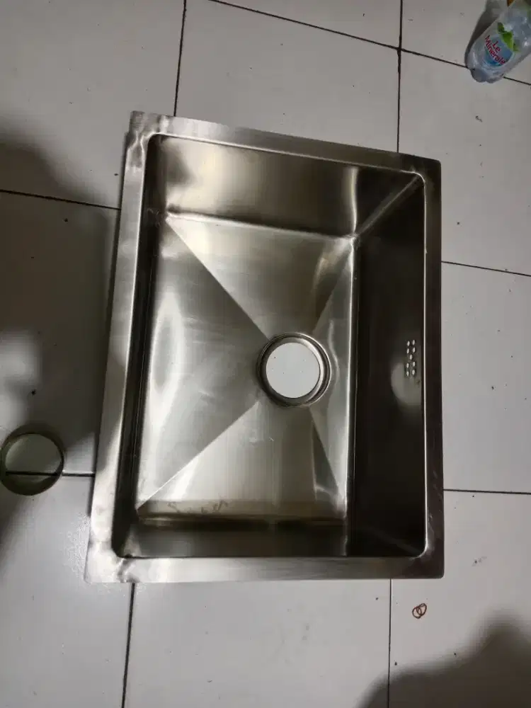 Bak cuci piring baru tebal