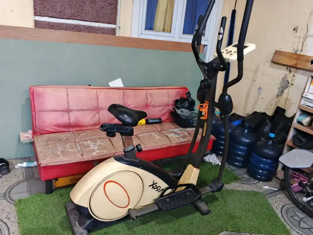 Sepeda statis merk Y2fit