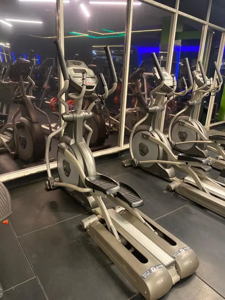 Elliptical / Orbitrek Komersial Bekas – Mulus Normal – Siap Pakai