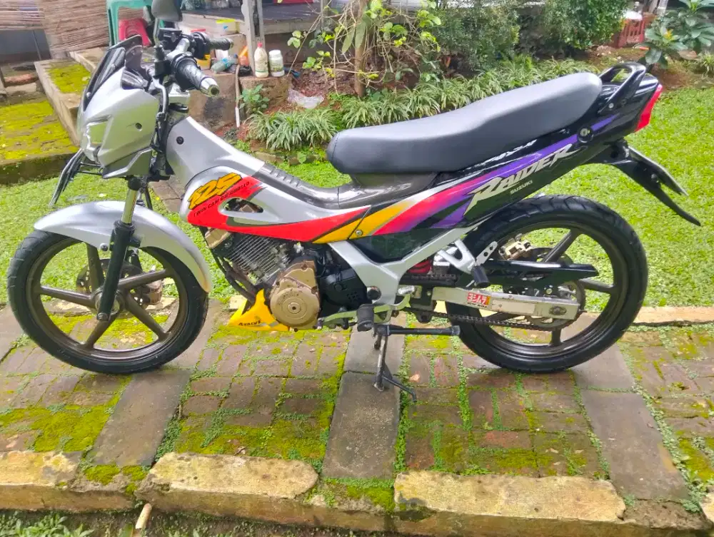 Suzuki Raider 125 build up