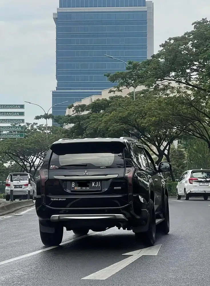 (CASH) Pajero Sport Dakar Hitam