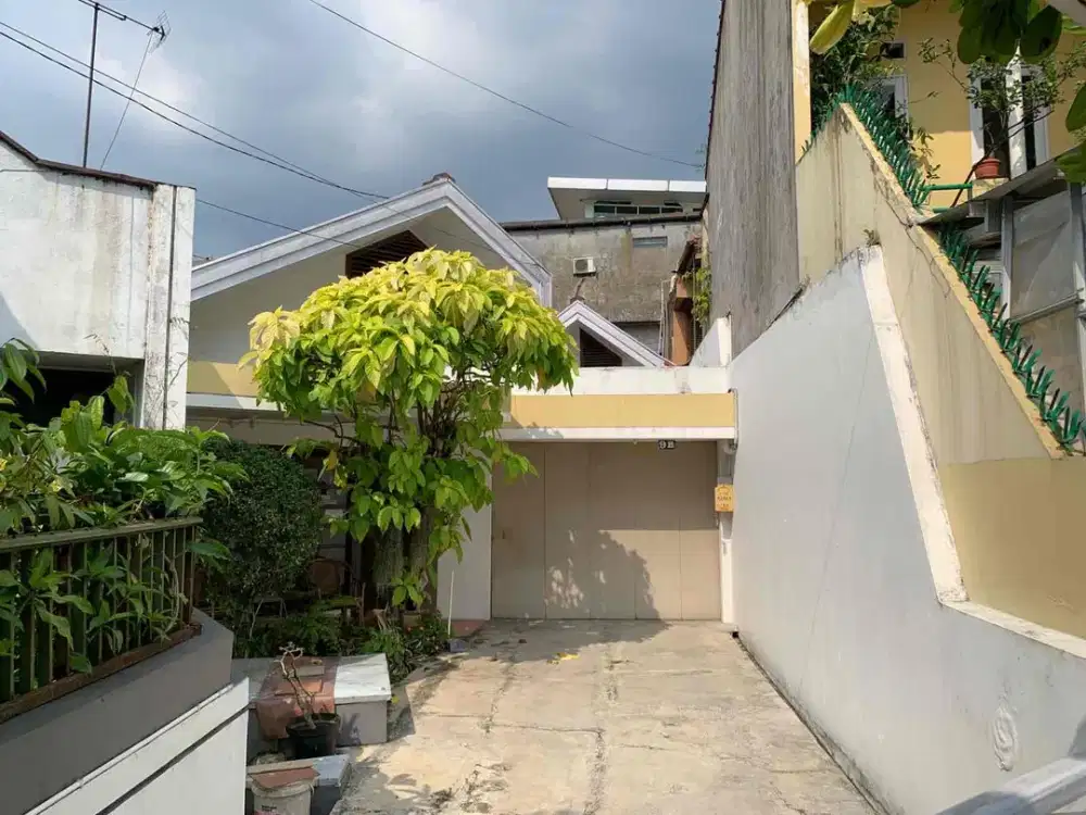 Dijual Rumah Tinggal Di Pusat Kota Strategis Jalan Banteng Dalam 1