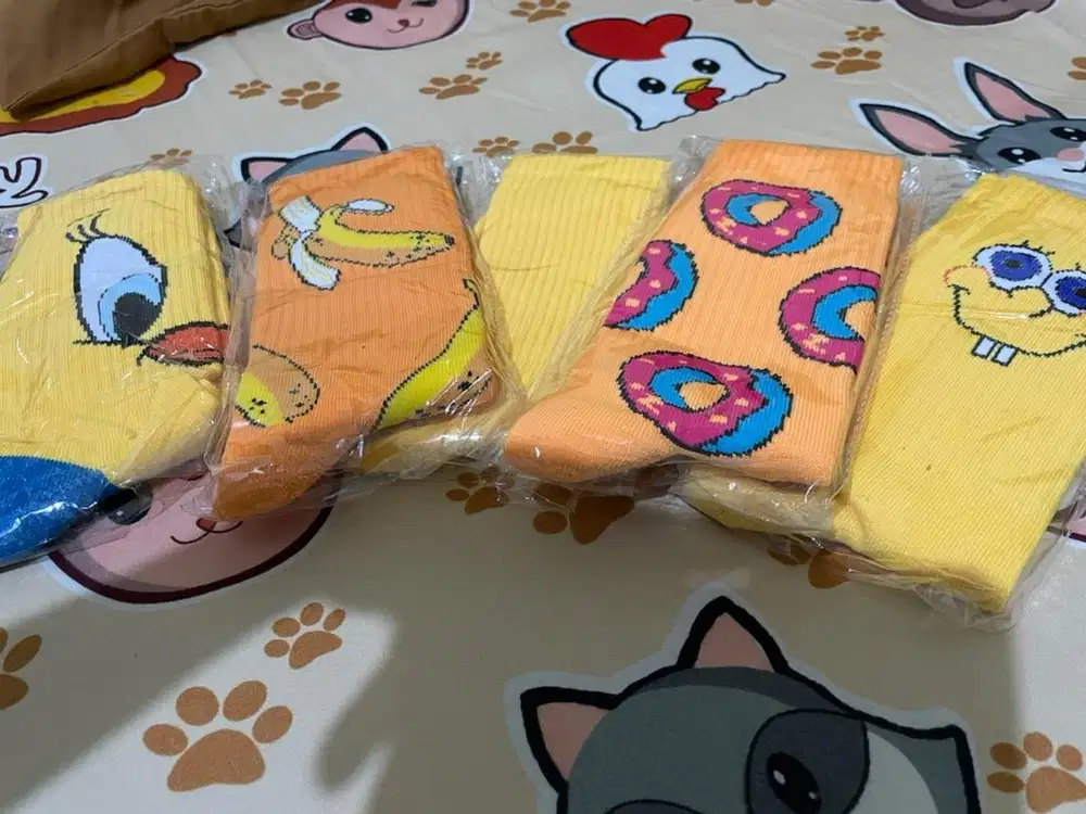 Kaos Kaki Lucu (UNISEX)